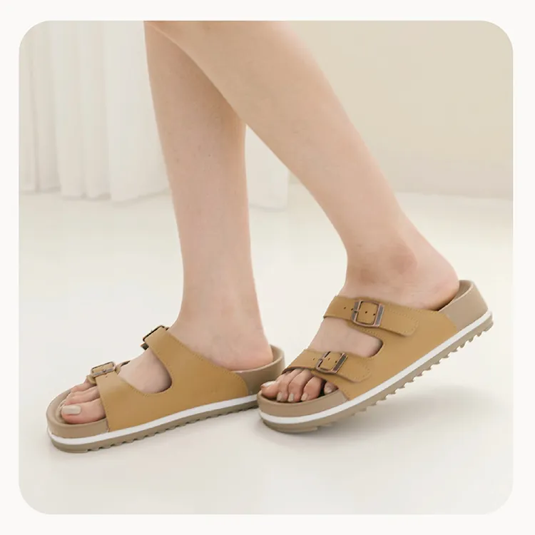 愛穿拖鞋的懶人,100%台灣製造,穿起來超柔軟,吸震又回彈 【特選的超纖速乾面料】 皮面防潑水,內裡透氣不悶熱 愛穿拖鞋的懶人,100%台灣製造,穿起來超柔軟,吸震又回彈 【特選的超纖速乾面料】 皮面防潑水,內裡透氣不悶熱